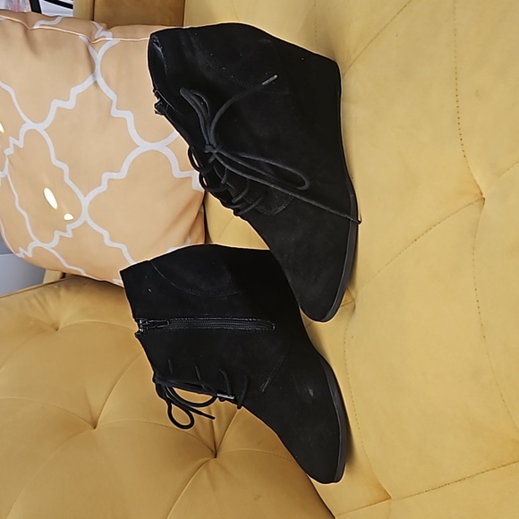 American Rag  Medium black  Faux Suede Wedges - Picture 2 of 5